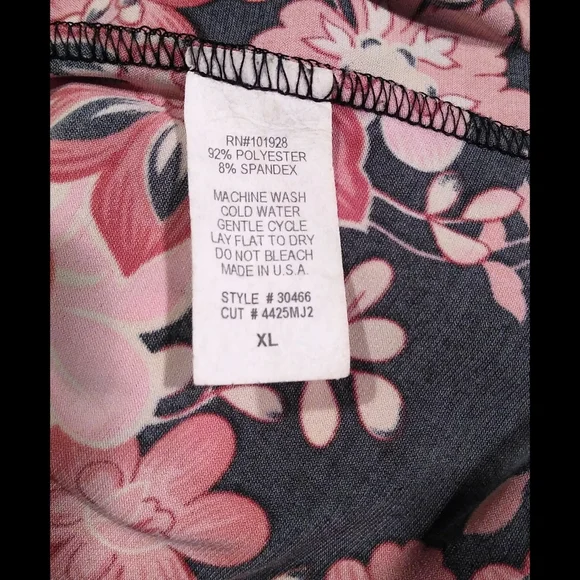 Olivia Paige Floral Top Size XL - Picture 4 of 5